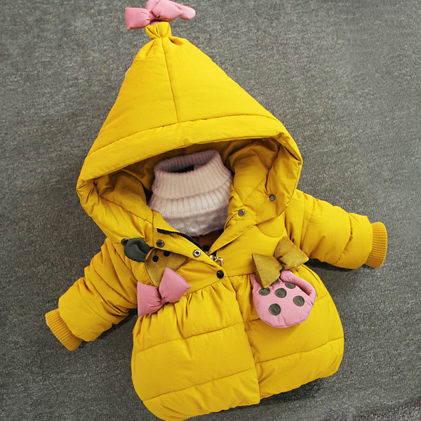 Μοντέρνο παιδικό χειμερινό μπουφάν για κορίτσια με τρισδιάστατα στοιχεία