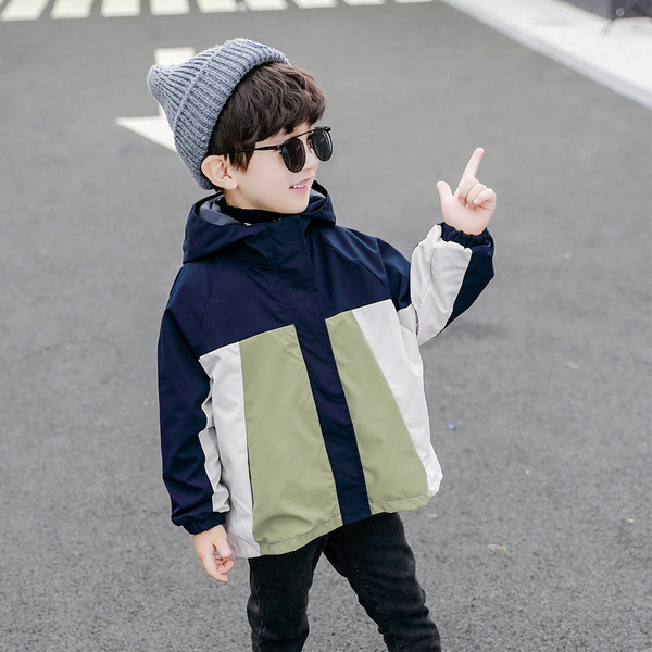 Παιδικό χειμερινό μπουφάν για αγόρια με κουκούλα και μαλακή επένδιση