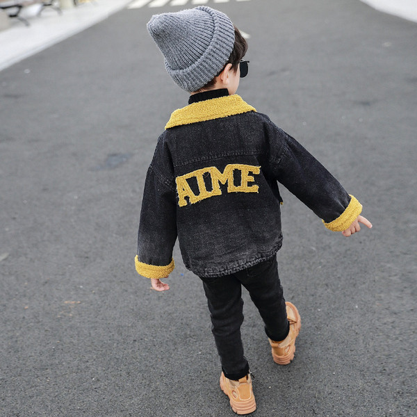 Παιδικό τζιν μπουφάν με ζεστή φόδρα και τσέπες κατάλληλες για αγόρια