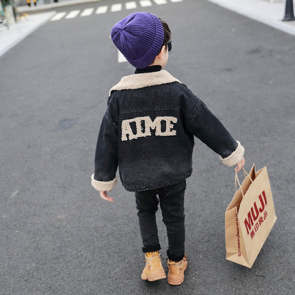 Παιδικό τζιν μπουφάν με ζεστή φόδρα και τσέπες κατάλληλες για αγόρια