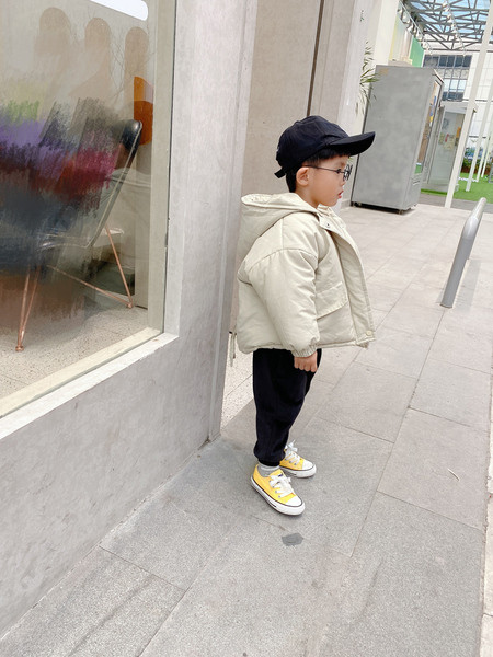 Kapuutsi ja nööpidega laste jope poistele - pehme vooder