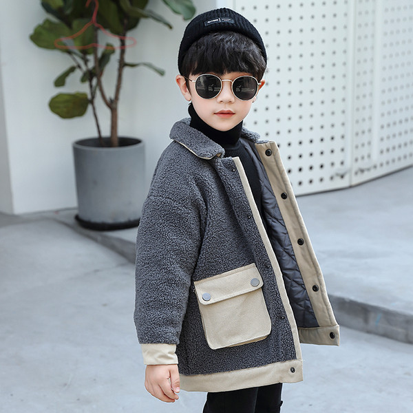 Καθημερινό παιδικό μπουφάν με τσέπες και κουμπιά κατάλληλο για αγόρια