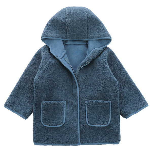 Poistele sobiv lukuga ja värvilise aplikatsiooniga laste vabaajamantel