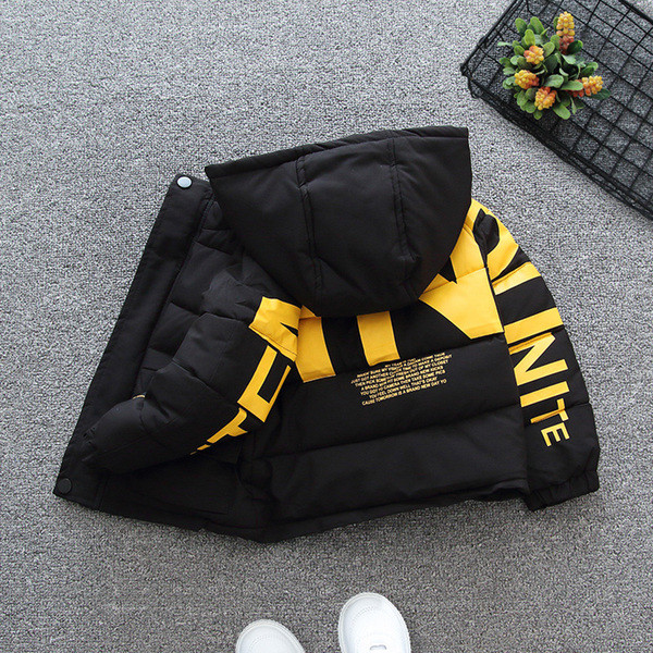 Lastele kirjade ja kapuutsiga vabaaja jope poistele