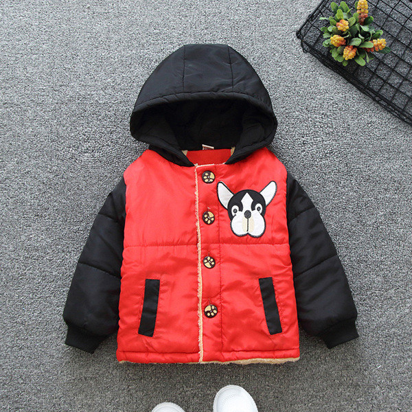 Moodne aplikatsiooniga laste jope-poistele