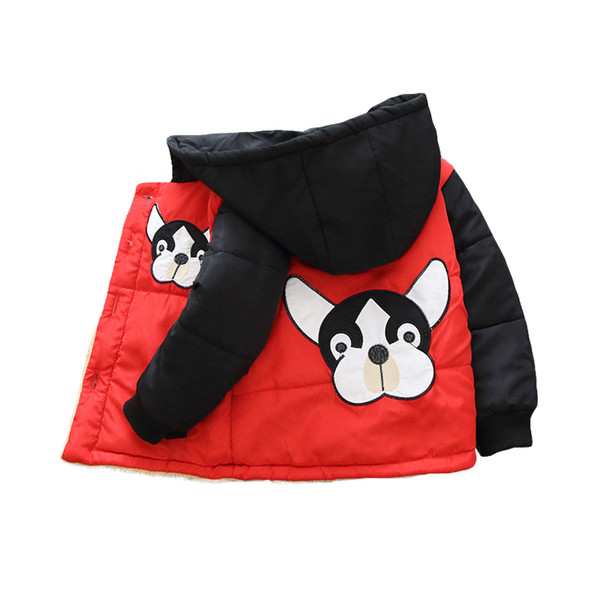 Moodne aplikatsiooniga laste jope-poistele