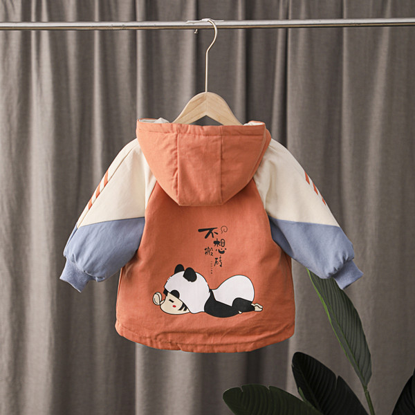 Μοντέρνο παιδικό μπουφάν για αγόρια με κουκούλα, τσέπες και απλικέ