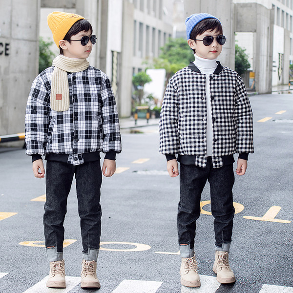 Παιδικό μπουφάν με οβάλ κολάρο και κουμπιά