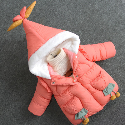 Moodne laste jakk tüdrukutele 3D-elemendiga