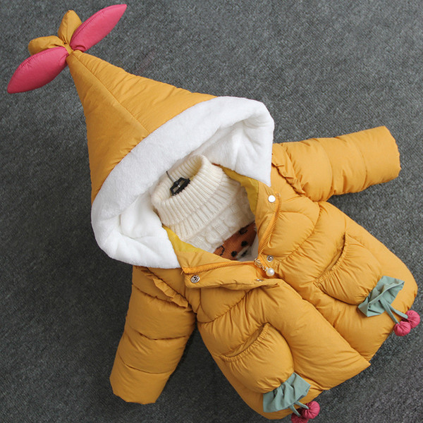 Moodne laste jakk tüdrukutele 3D-elemendiga