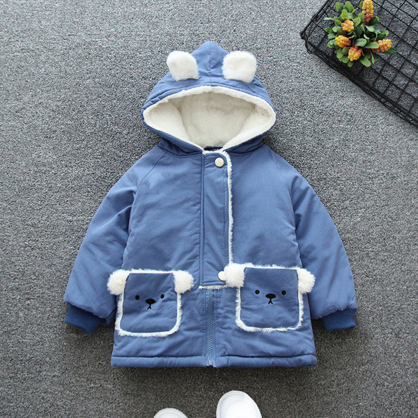 Μοντέρνο παιδικό μπουφάν με απλικέ και κουκούλα για αγόρια