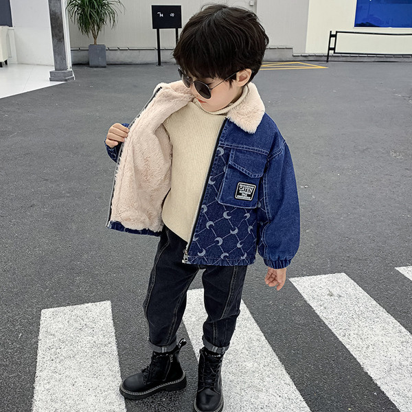 Ležerna dječja traper jakna s donjim ovratnikom za dječake