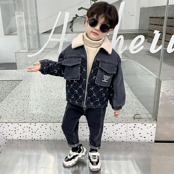 Ležerna dječja traper jakna s donjim ovratnikom za dječake