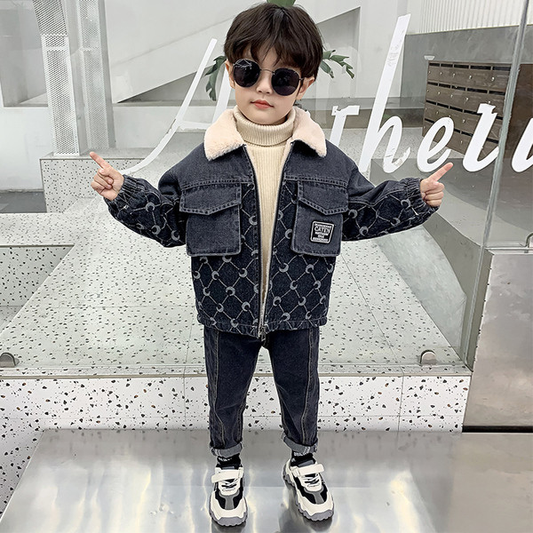 Ležerna dječja traper jakna s donjim ovratnikom za dječake