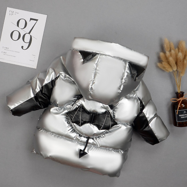 Moodne laste talvejope 3D elemendiga seljal