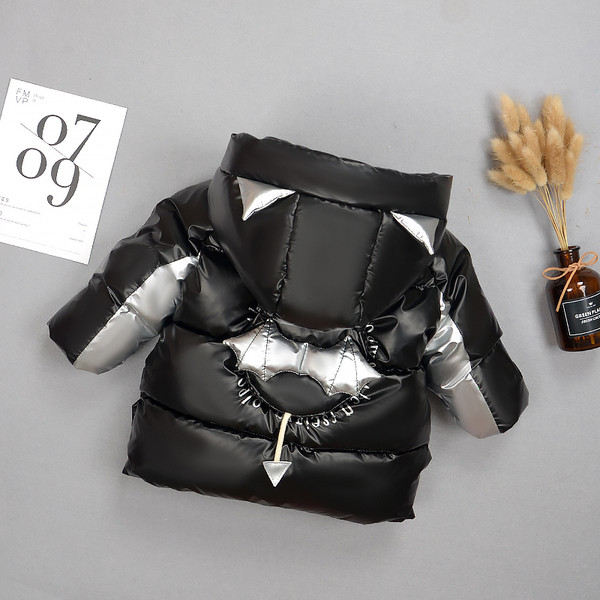 Moodne laste talvejope 3D elemendiga seljal