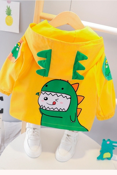 Novi model dječje jakne sa 3D elementima i aplikacijama