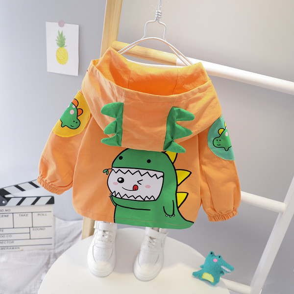 Novi model dječje jakne sa 3D elementima i aplikacijama