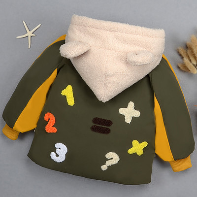 Laste talvejope poistele, mille kapuutsil 3D-element