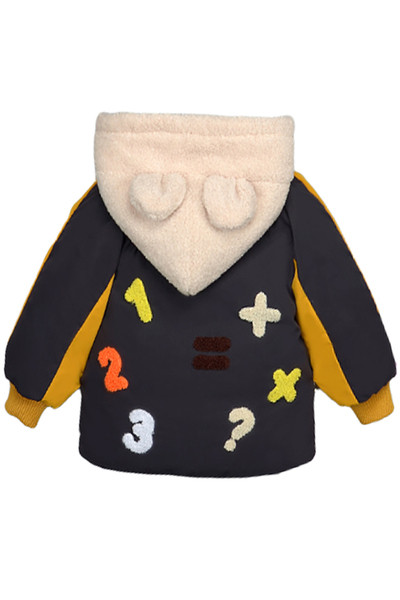 Laste talvejope poistele, mille kapuutsil 3D-element