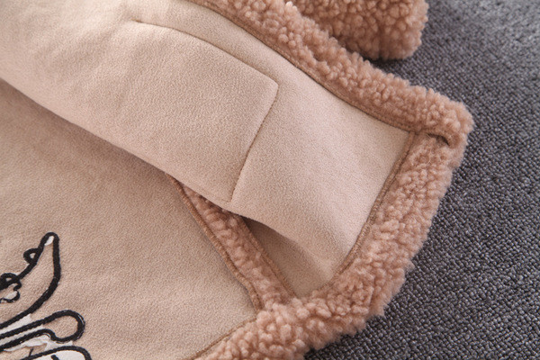 Poistele kohev tikandiga lastejope