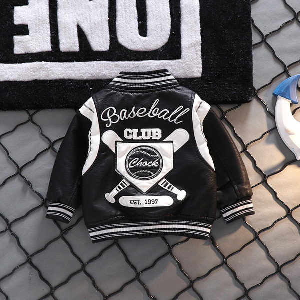 Kožna dječja jakna s vezom i gumbima za dječake