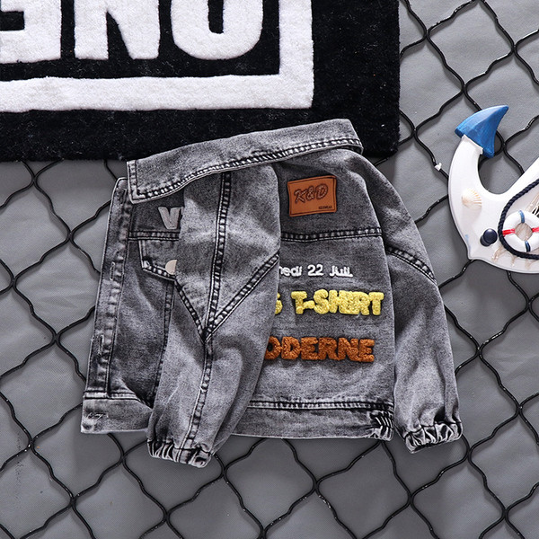 Moderna dječja traper jakna s vezom za dječake