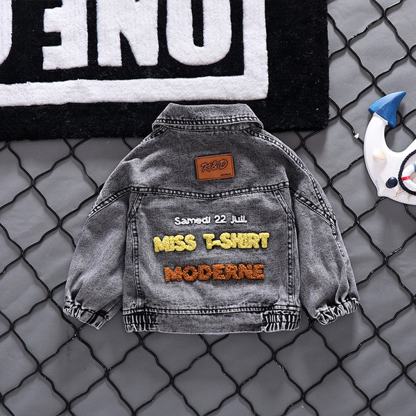 Moderna dječja traper jakna s vezom za dječake