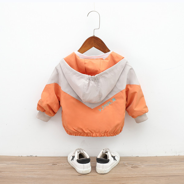 Kapuutsi ja taskutega laste sügisjope poistele