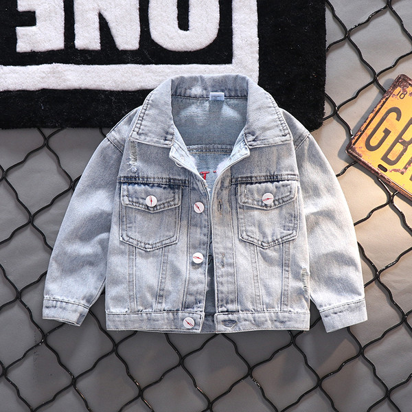 Παιδικό τζιν μπουφάν με κουμπιά και κέντημα για αγόρια