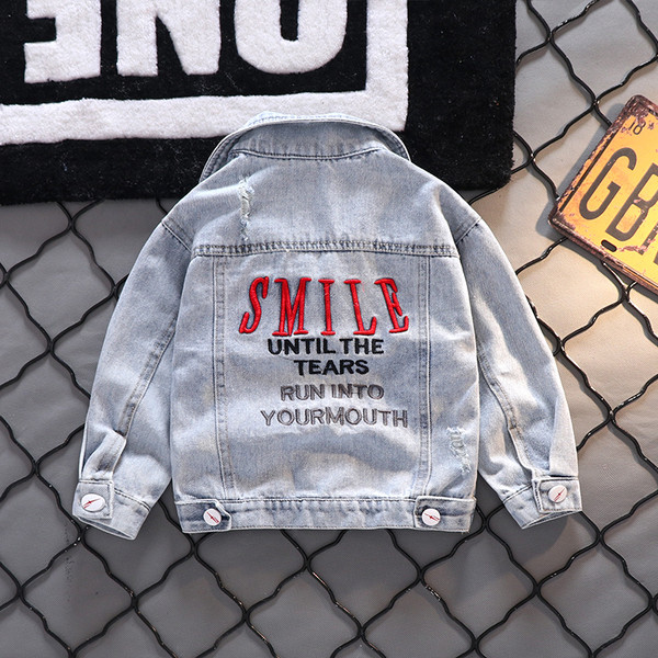 Παιδικό τζιν μπουφάν με κουμπιά και κέντημα για αγόρια