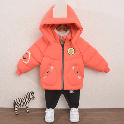 Kapuutsi ja varrukaaplikatsiooniga talvine laste jope