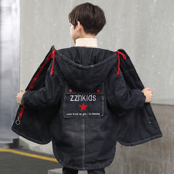 Moodne kapuutsi ja lipsudega laste teksajakk poistele