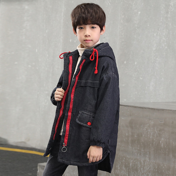 Moodne kapuutsi ja lipsudega laste teksajakk poistele