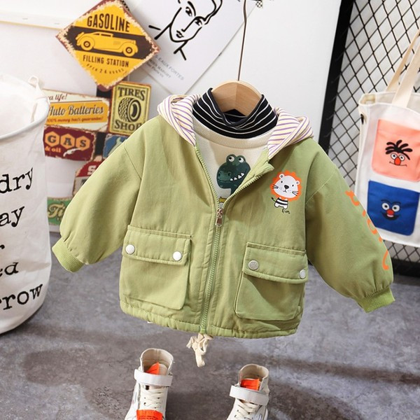 Kapuutsi ja taskutega laste talvejope - poistele