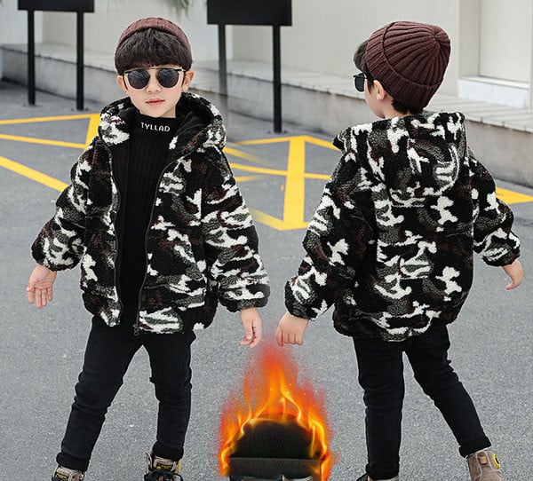 Kapuutsiga ja lukuga laste sulejope poistele