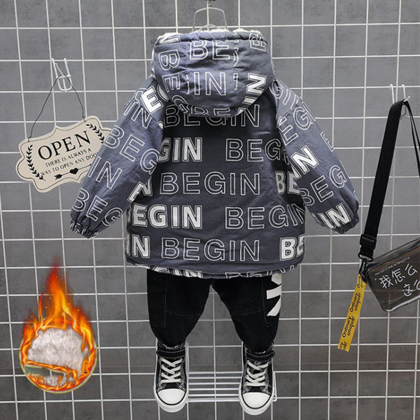 Moodne kapuutsiga ja taskutega laste jope poistele