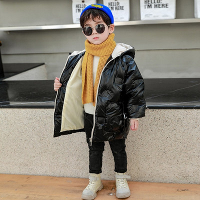 Kapuutsiga ja sooja voodriga laste talvejope poistele