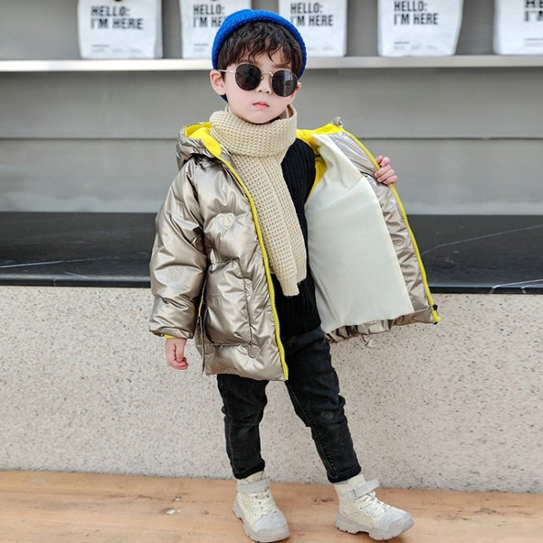 Kapuutsiga ja sooja voodriga laste talvejope poistele