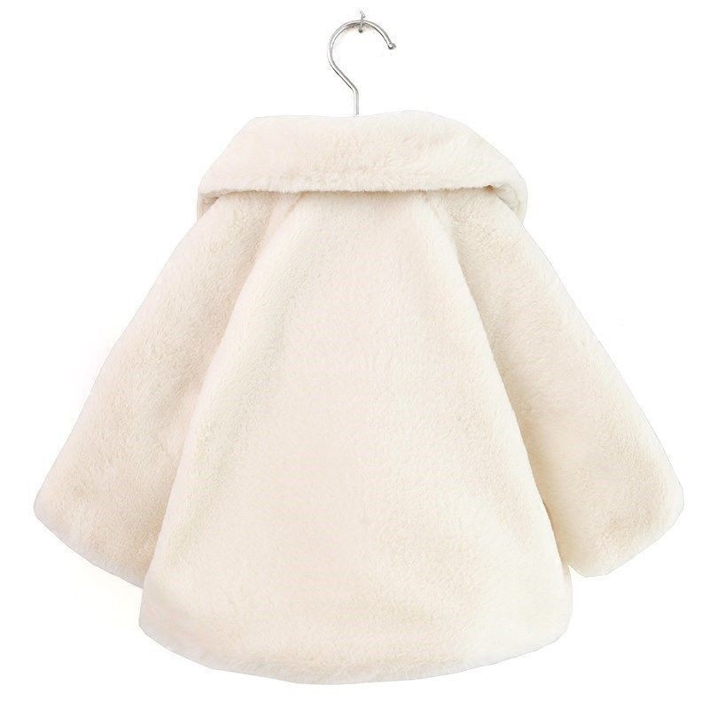 Moodne tikandiga laste sulejope tüdrukutele