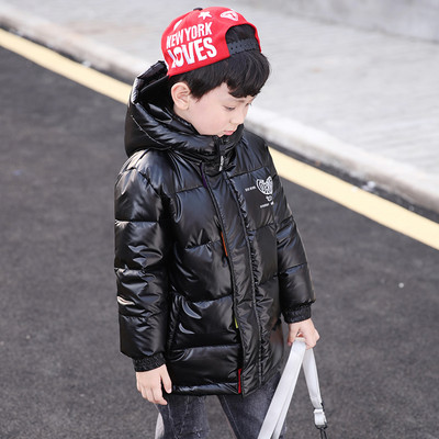 Dječja jakna za dječake s kapuljačom i aplikacijom