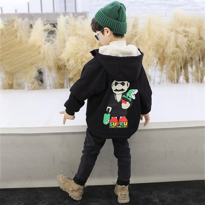 Dječja jakna s toplom postavom i aplikacijom za dječake