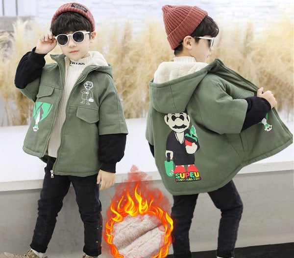 Dječja jakna s toplom postavom i aplikacijom za dječake
