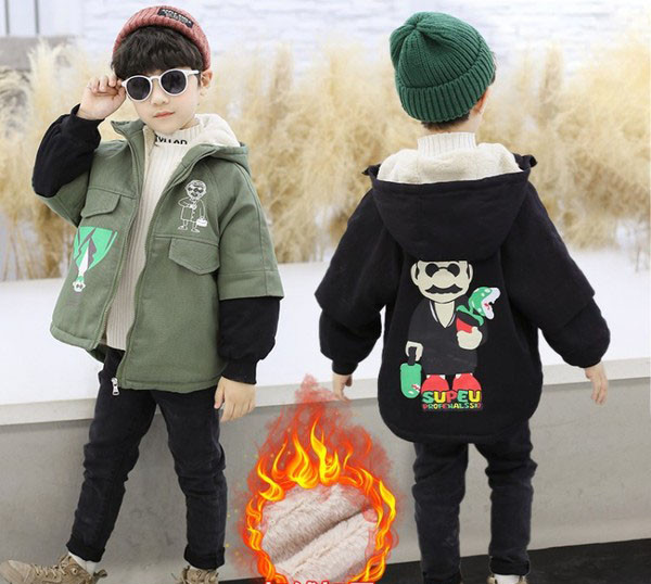 Dječja jakna s toplom postavom i aplikacijom za dječake