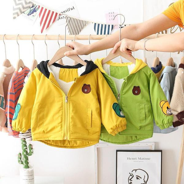 Proljetno-jesenska dječja jakna s aplikacijom i kapuljačom