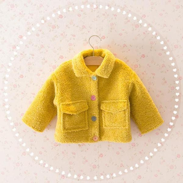 Värviliste nööpidega kohev lastejope