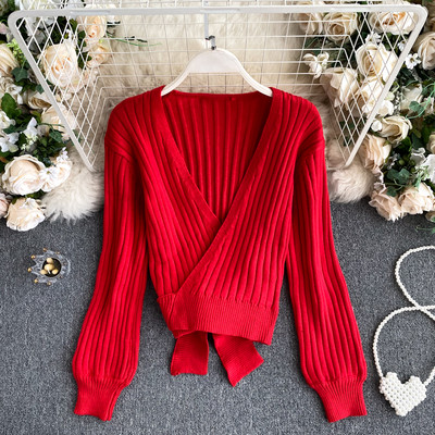 Γυναικείο πουλόβερ με λαιμόκοψη και κορδέλα στη πλάτη