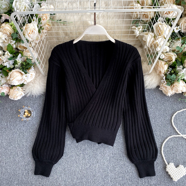 Γυναικείο πουλόβερ με λαιμόκοψη και κορδέλα στη πλάτη