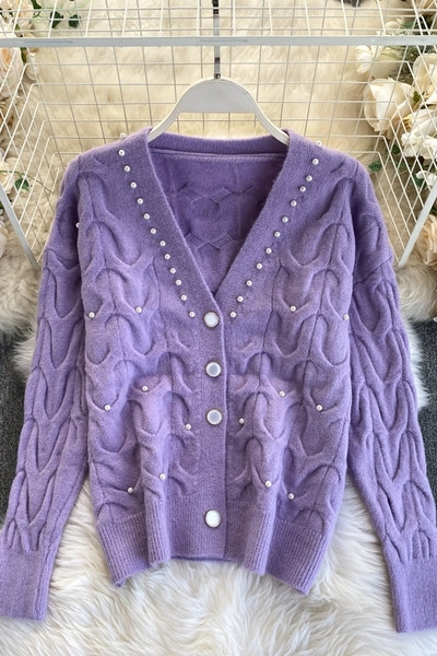 Ζεστή γυναικεία ζακέτα με λαιμόκοψη και πέρλες