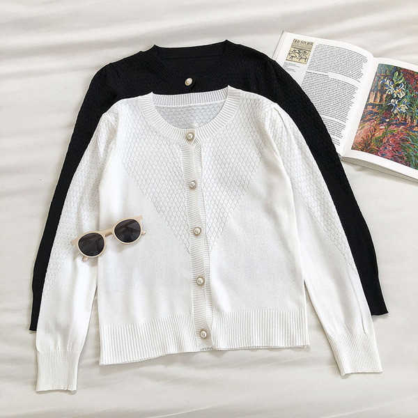 Cardigan dama cu decolteu rotund si nasturi